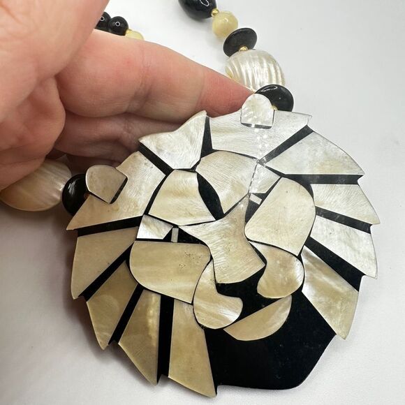 Vintage Lee Sands Leo the Lion Mother of Pearl Inlay Onyx and Quartz Necklace! - Picture 7 of 12